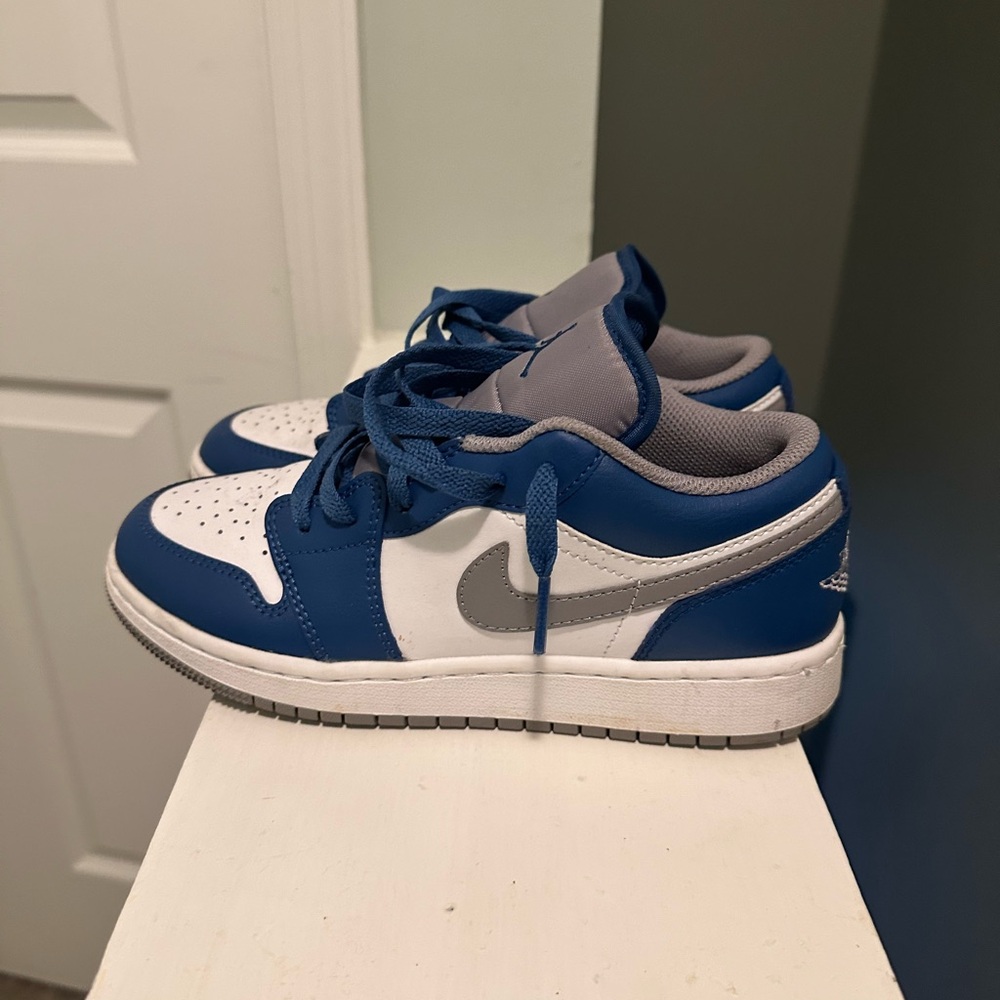 Blue and White Air Jordan Sneakers - Picture 4 of 4